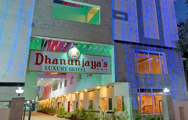 Dhanunjayas Luxury Hotel Hosūr Dış mekan fotoğraf