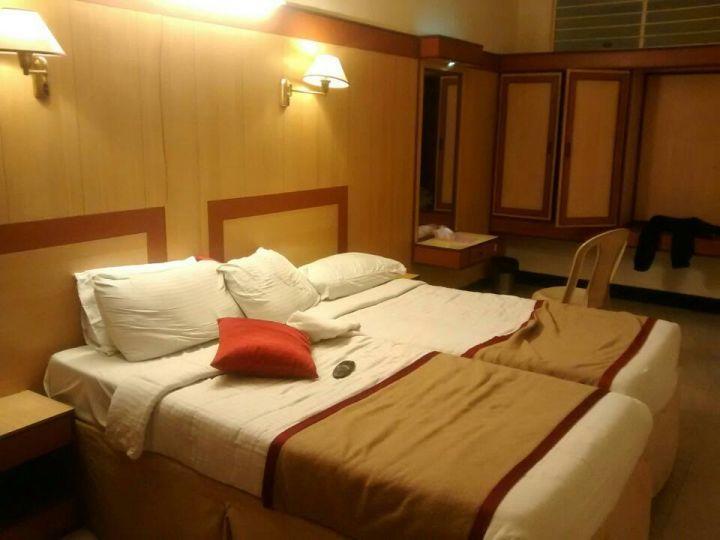 Dhanunjayas Luxury Hotel Hosūr Dış mekan fotoğraf