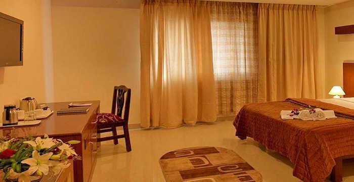 Dhanunjayas Luxury Hotel Hosūr Dış mekan fotoğraf
