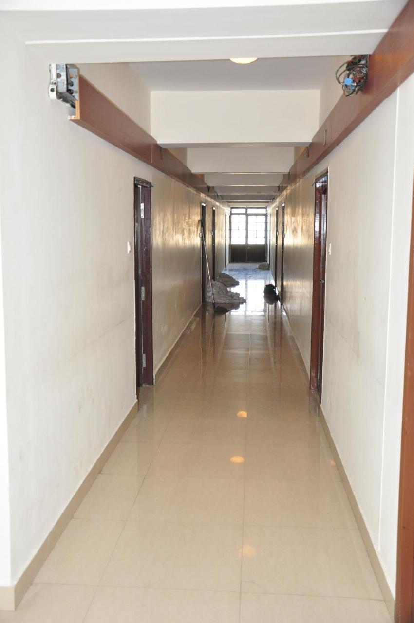 Dhanunjayas Luxury Hotel Hosūr Dış mekan fotoğraf
